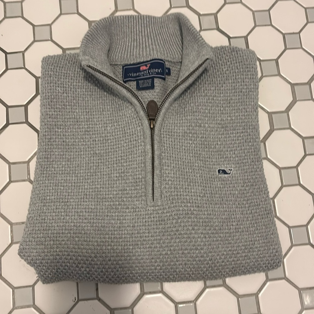 Men’s Vineyard Vines size small gray 1/4 zip sweater